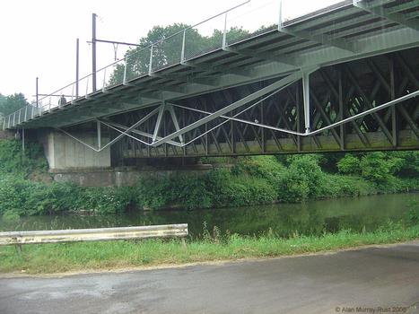 RAVeL-Brücke in Thuin