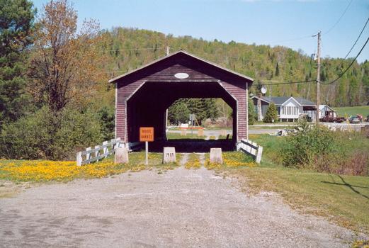 Pont Romain-Caron, Saint-Jean-de-la-Lande, Québec, Canada