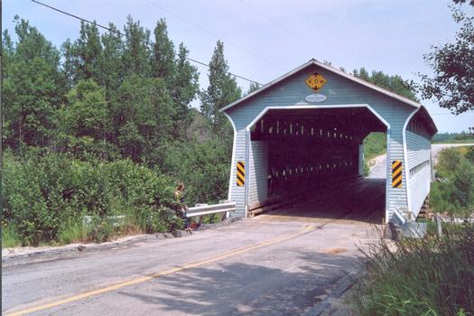 Pont Émile-Lapointe, Pointe-aux-Outardes, Québec, Canada