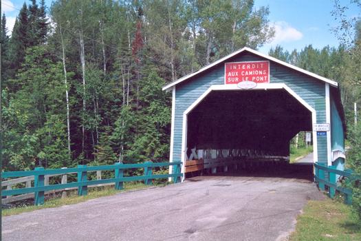 Pont du Lac Ha! Ha!, Ferland-et-Boileau, Québec, Canada