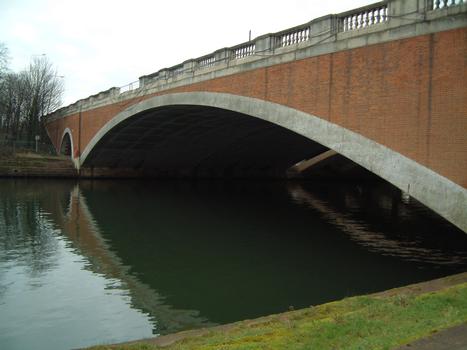 Runnymede A30 bridge