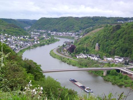 Pont de Kobern sur la Moselle