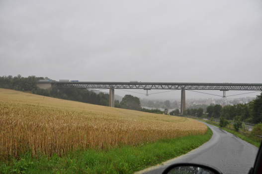 Fuldatalbrücke Bergshausen : Ansicht von Süden