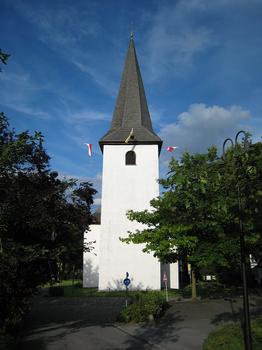 Katholische Pfarrkirche St. Peter und Paul Eslohe, Kirchturm von Westen