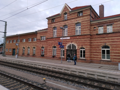 Bahnhof Waren/Müritz : Ansicht von Westen, von der Gleisseite