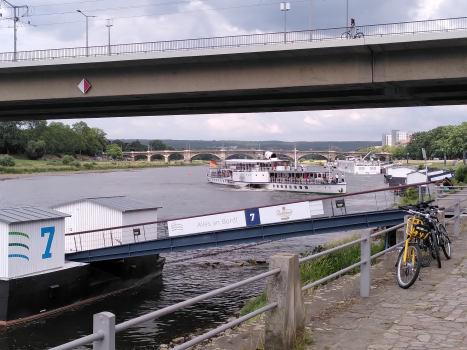 Ansicht von Westen mit Blick auf den Brückenzug C