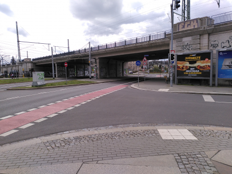 Eisenbahnüberführung Großenhainer Straße: Ansicht von Nordosten