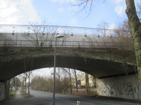 Railroad bridge across Blitzkuhlenstrasse