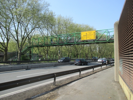 Ansicht der Brücke von Süden, von der Ostseite der B224