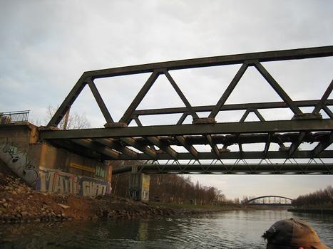 Lindenhorster Brücke von Norden mit östlichem Wiederlager
