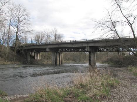 Molalla River Bridge (Highway 99E southbound)