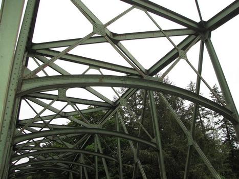 Siletz River Bridge truss members
