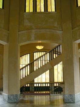 Vista House interior (showing stairway to observation deck)