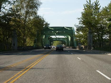 John McLoughlin Memorial Bridge (Highway 99E)