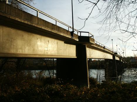 Autzen Footbridge