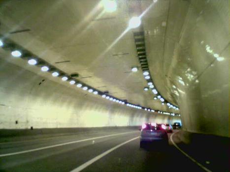 Vista Ridge Tunnel eastbound (interior)