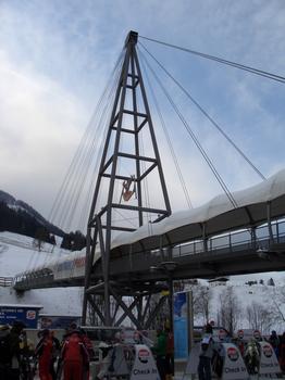 Brücke für Skifahrer am Schattberg X-press, Saalbach, Salzburger Land, Österreich