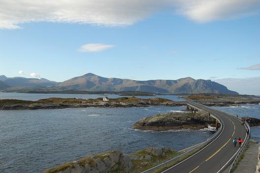 Hulvågen-Brücken, Møre og Romsdal, Norwegen