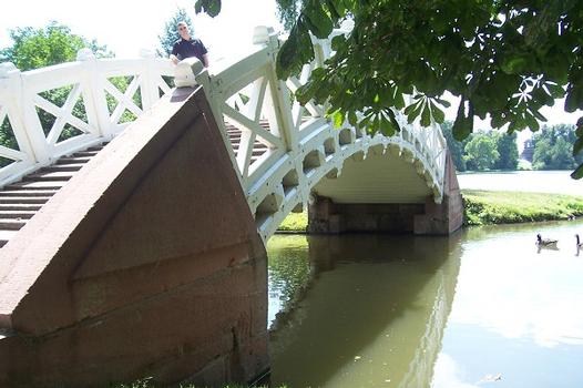 Chinesische Brücke im Schlosspark zu Schwetzingen