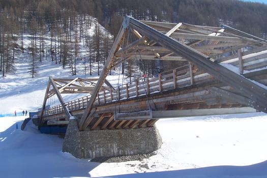 Brücke im Langlaufstadion von Pragelato/Plan in Italien