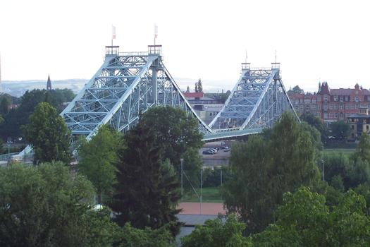 Blue Miracle (Loschiwtz Bridge) across the Elbe at Dresden
