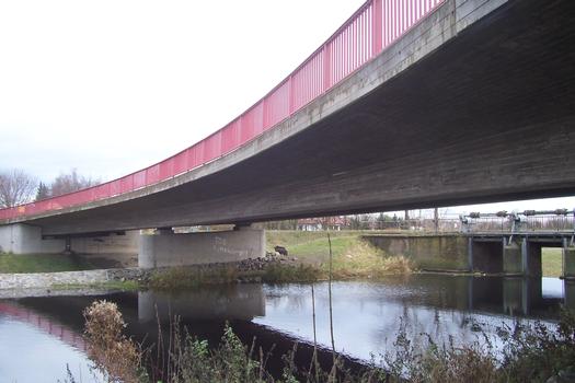 Brücke zwischen den Orten Großengottern und Altengottern (Nähe Mühlhausen) im Zuge der L1100