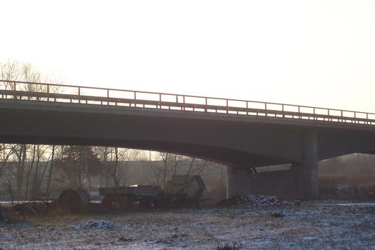 Straßenbrücke die in den Hörselbergtunnel Richtung Eisenach führt