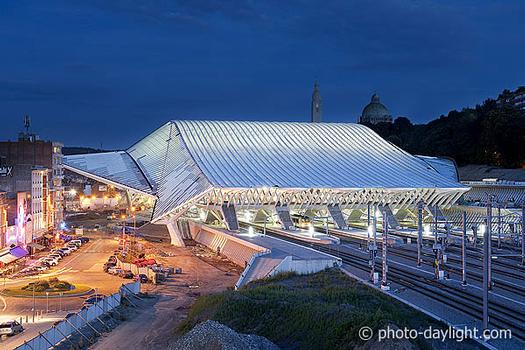 Gare des Guillemins à Liège (architecte: Santiago Calatrava, études: bureau Greisch)