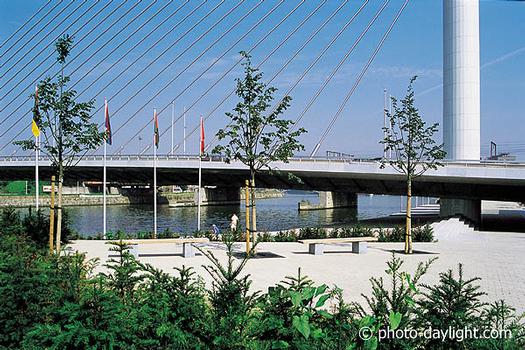 pont du Pays de Liège across the Meuse