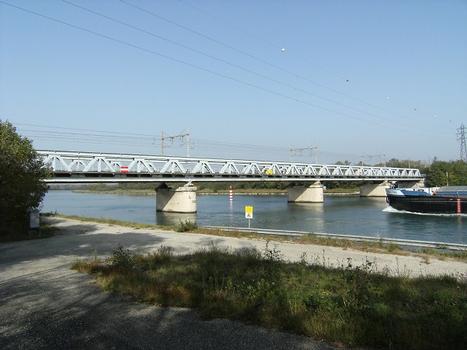 Railroad bridge across the Rhone Canal