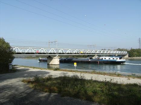 Railroad bridge across the Rhone Canal