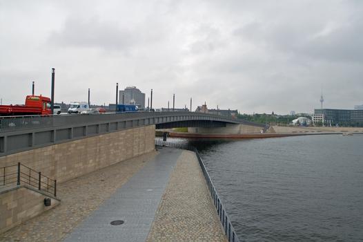 Hugo-Preuß-Brücke