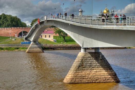 Pedestrian Bridge across Volkhov