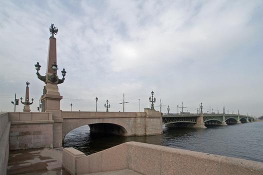 Dreifaltigkeitsbrücke, Sankt Petersburg