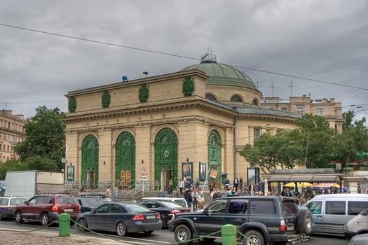 Entrance of Narvskaya station