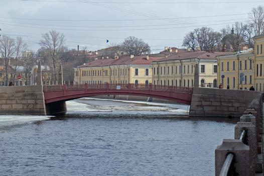 Pont rouge, Saint Pétersbourg