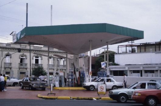 Gasolinera PEMEX at Roma Sur