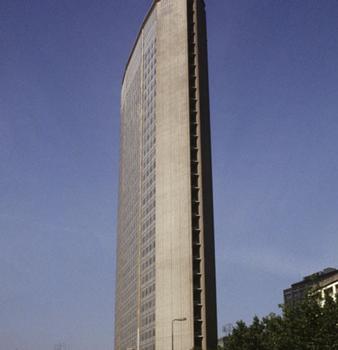 Pirelli Tower (Milan, 1958)