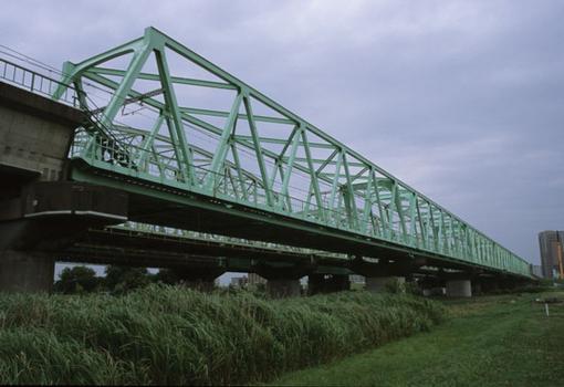 Arakawa-Eisenbahnbrücke