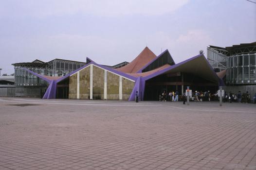 Metrobahnhof San Lazaro