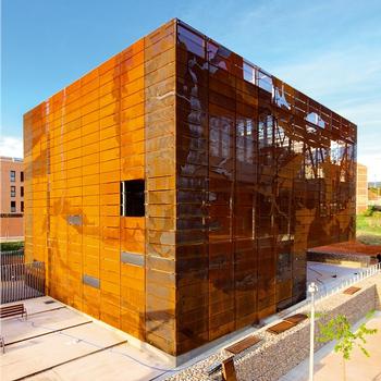 Institut de Geologia de Catalunya a Tremp.  Bâtiment avec l'efficacité énergétique« A ».  La façade est faite d'acier « Corten ». Qui est une représentation de la carte géologique du bassin Tremp 