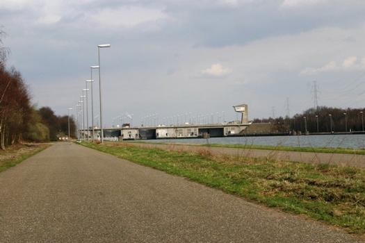 Diepenbeek Lock