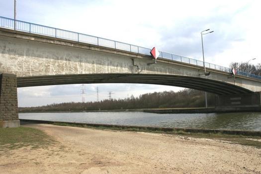 Pont de Zutendaal sur le Canal Albert