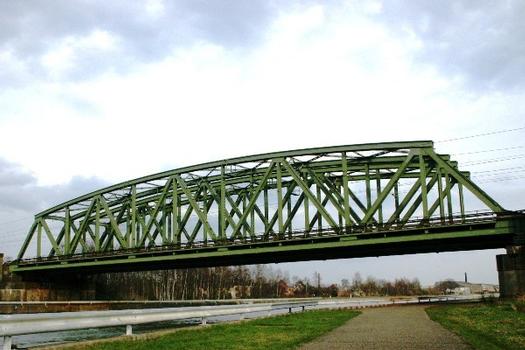 Die Eisenbahnbrücke in Kuringen