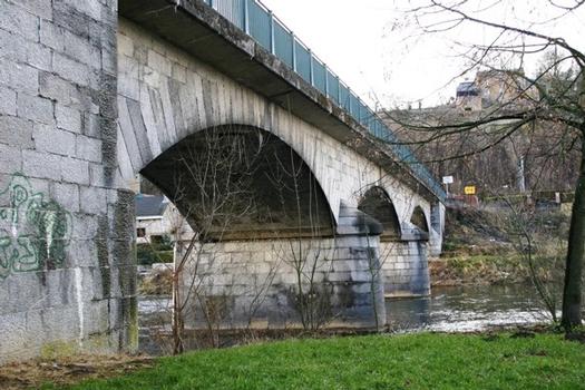 Pont sur l'Amblève à Pont-de-Sçay vu d'en amont