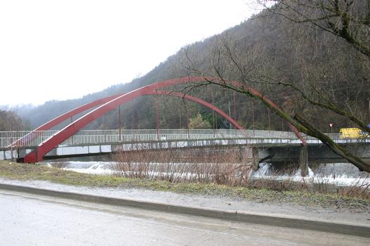 Le pont de l'Ourthe à Chanxe entre la N 633 et la rue de Rivages