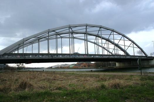 Die Brücken der Nationalstrasse 74 in Hasselt