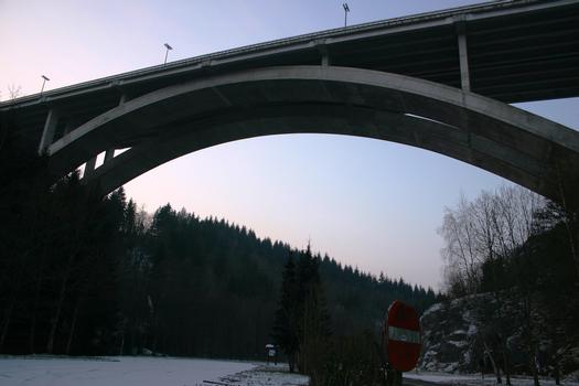 Talbrücke Houffalize
