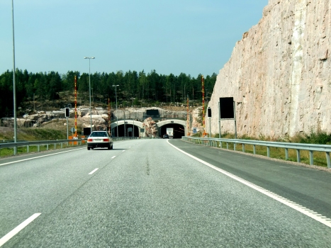 Lakiamäki Tunnel western portals