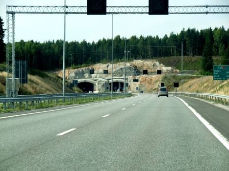 Lehmihaka Tunnel western portals